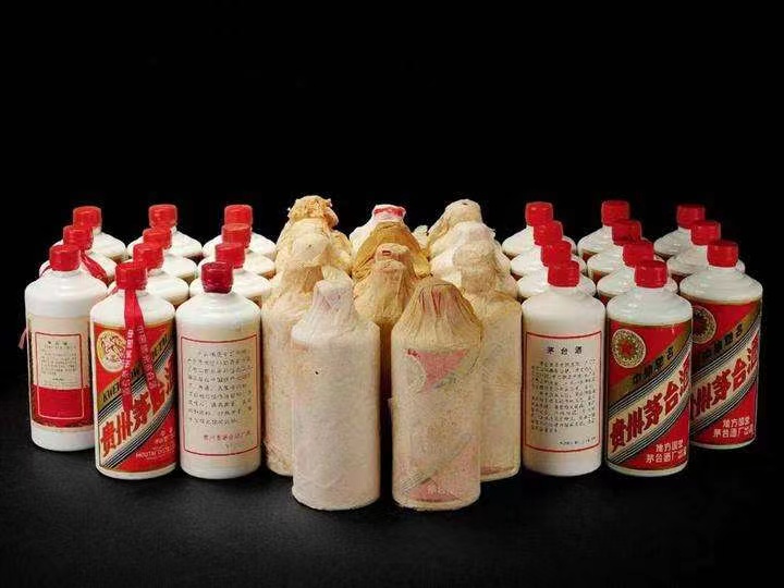 陆良老酒回收上门哪里回收(附近上门回收茅台酒）?